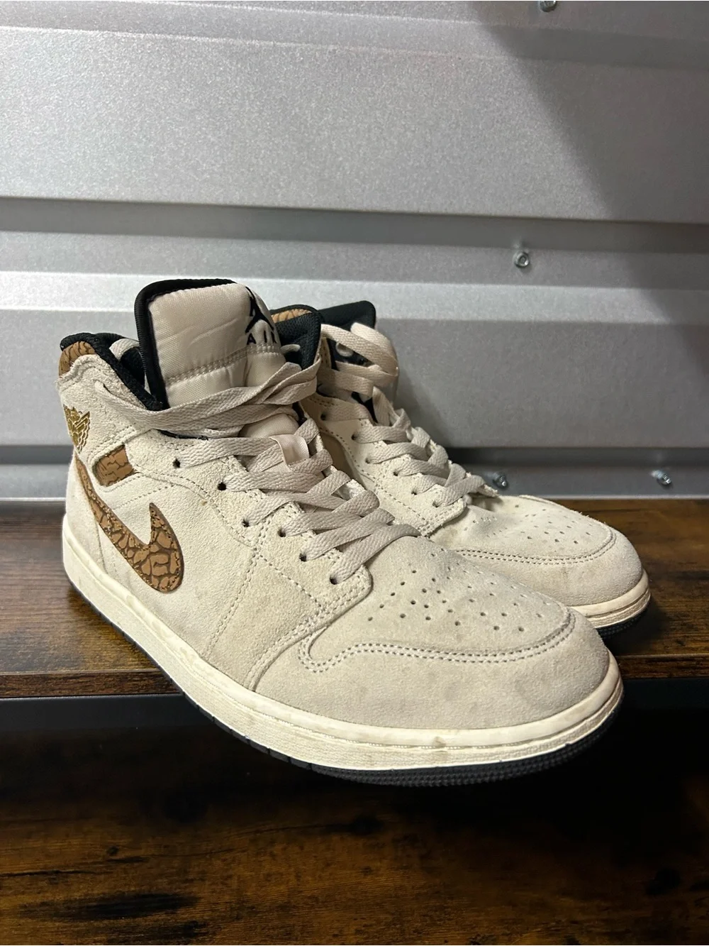 Jordan Air Jordan 1 Mid SE Brown Elephant Light Orewood Brown DZ4129-102